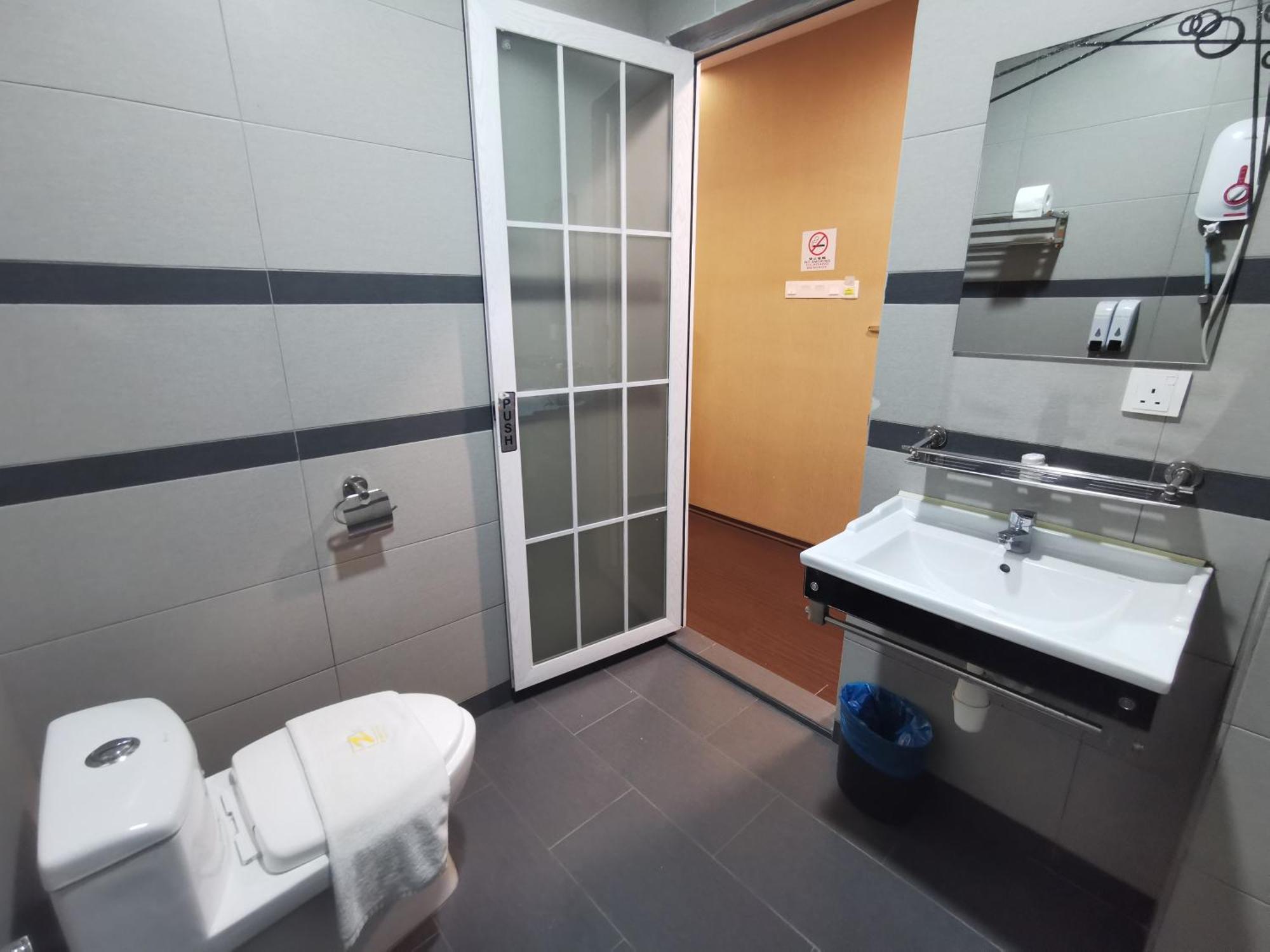 Zenz Hotel Kulai Eksteriør bilde